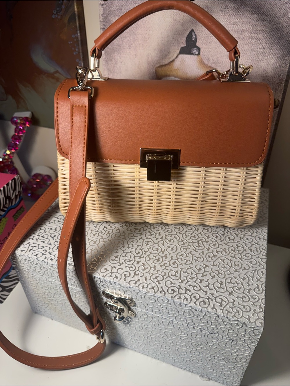 Tommy Bahama Stylish Woven Top-Handle Bag in Tan and Cream - Picture 2 of 11